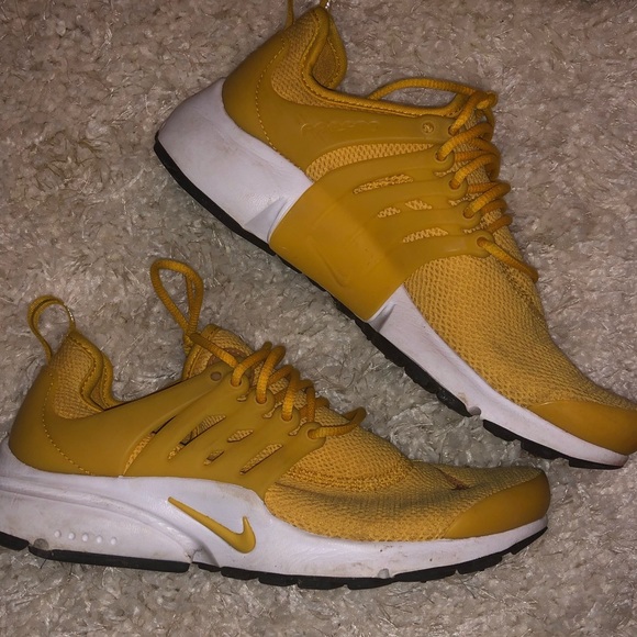 womens mustard nike trainers